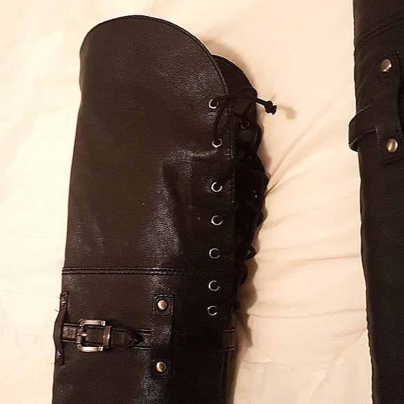 BCBG Boots - Picture 8 of 13